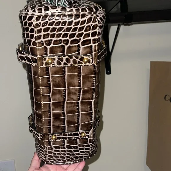 Hard to find!! Dooney & Bourke Croco Fino satchel. Brown crocodile. - Picture 4 of 8